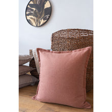 Load image into Gallery viewer, Cojin, sofa, cama, volumen, habitación, decorativo, marsala, palo rosa
